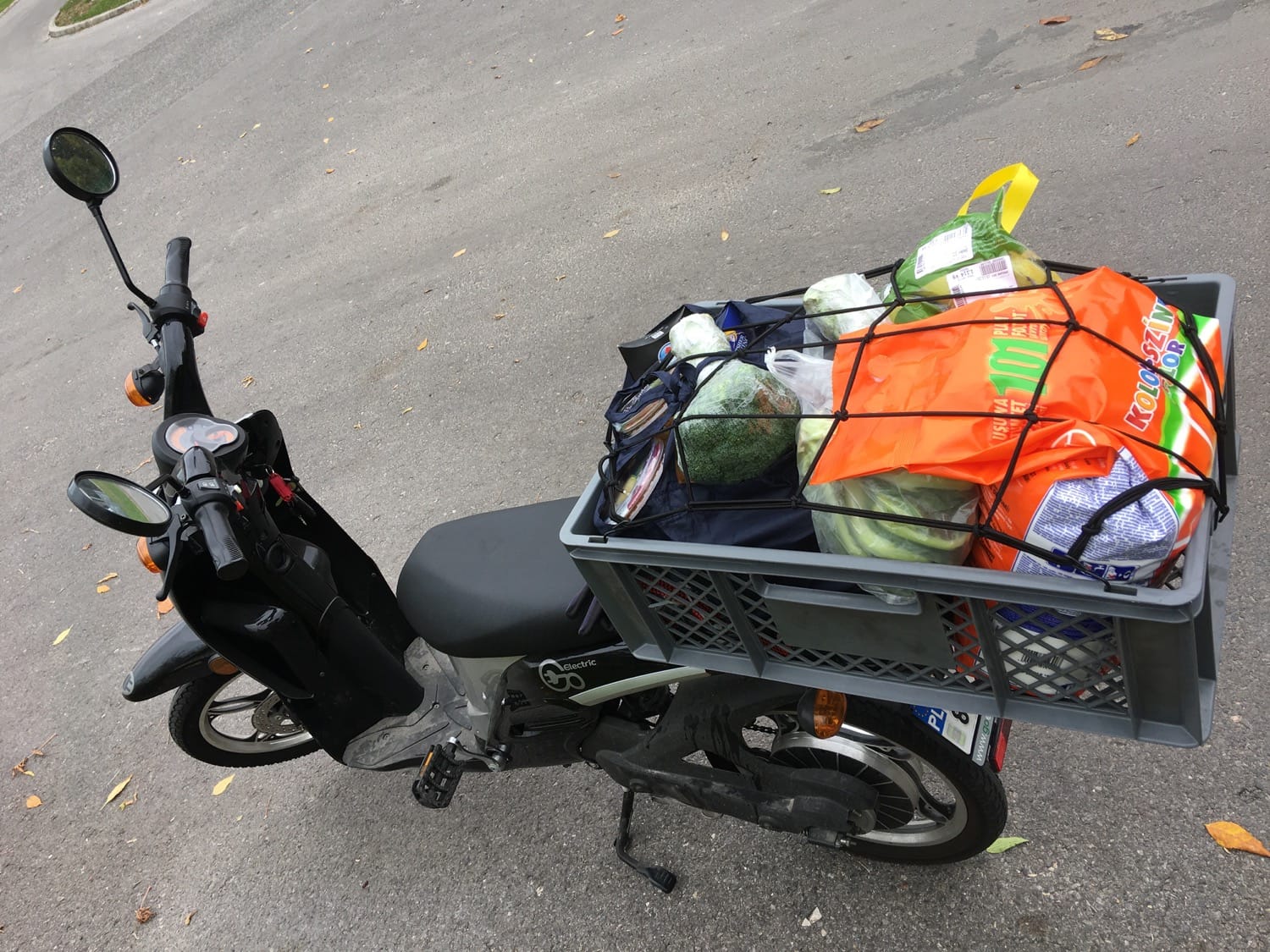 e-moped lightning with shopping for 2 weeks